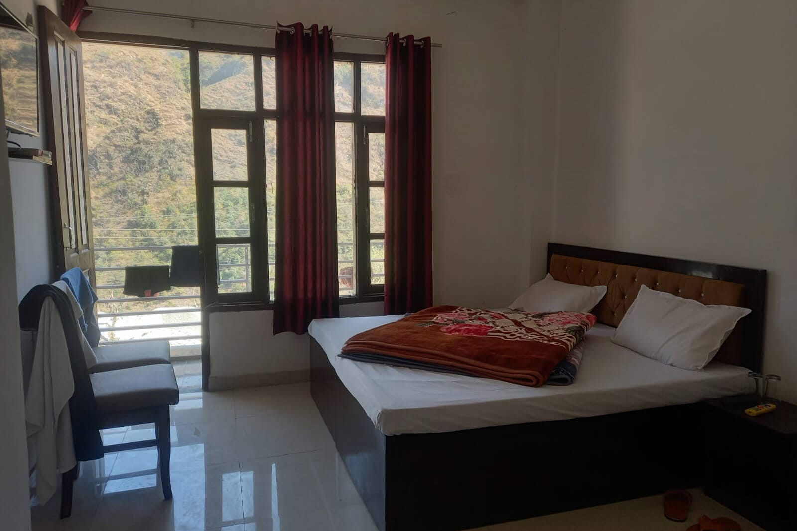 Deluxe Room with Mountain View